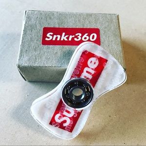 Supreme fidget spinner