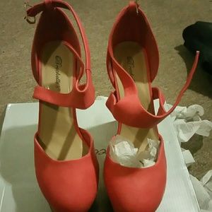 Salmon Breckelle's pumps