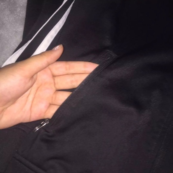 Classic adidas Jacket - Picture 3 of 3