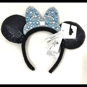 Minnie mouse navy blue/ baby blue ears.