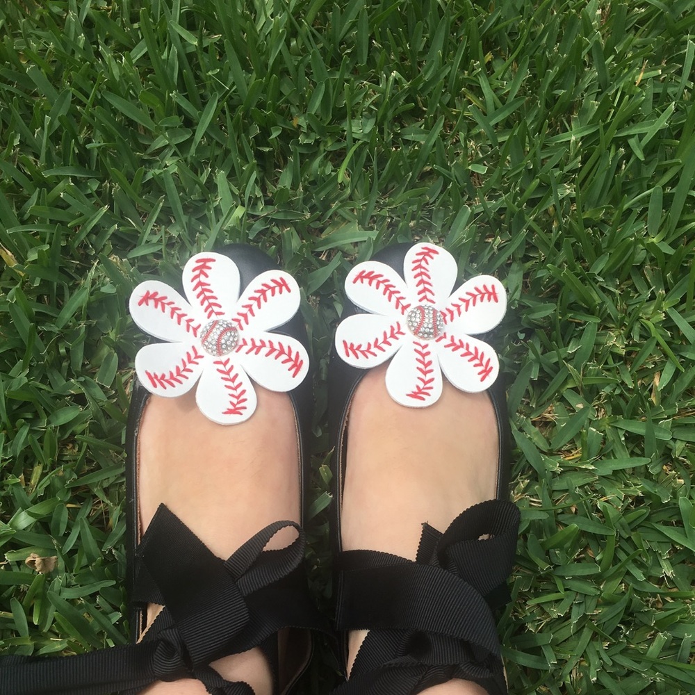 ADORABLE Baseball and Softball Flower Clip