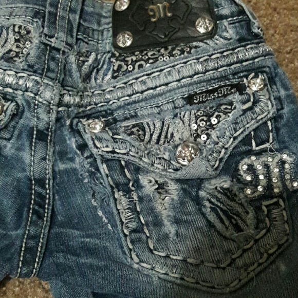 Miss Me Jeans. Mid length - Picture 3 of 3