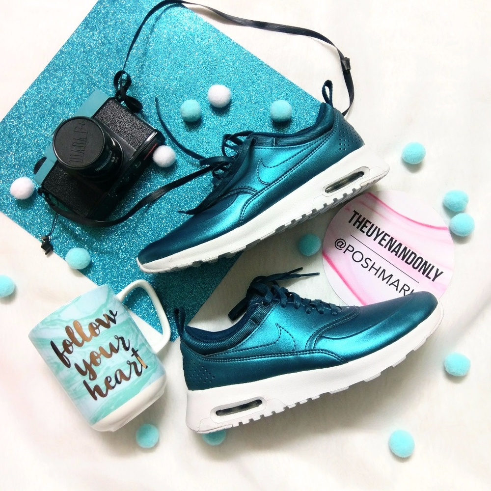 💠HP💠 *LAST PAIR* NEW Nike Air Max Thea Metallic