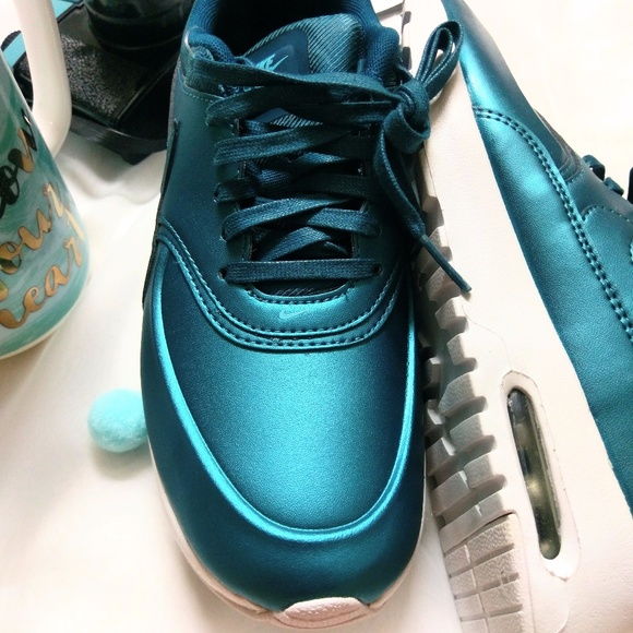 💠HP💠 *LAST PAIR* NEW Nike Air Max Thea Metallic - Picture 8 of 8