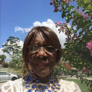 Meet your Posher, Shirley