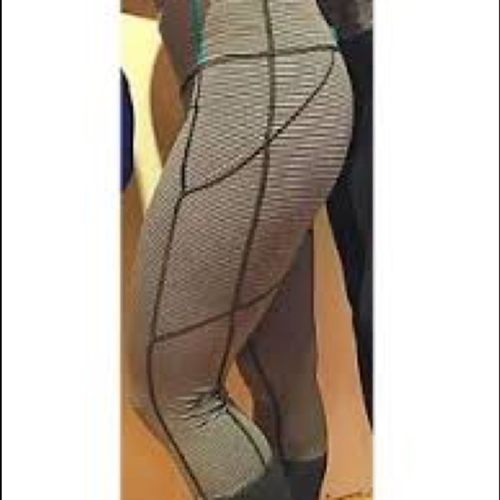 SOLD Lululemon stripes slate gray/black rebel runn