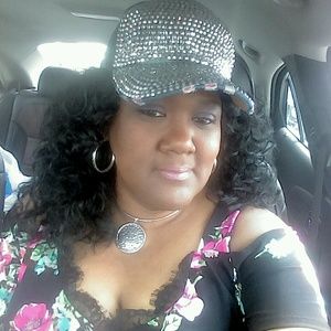 Meet your Posher, Sharon