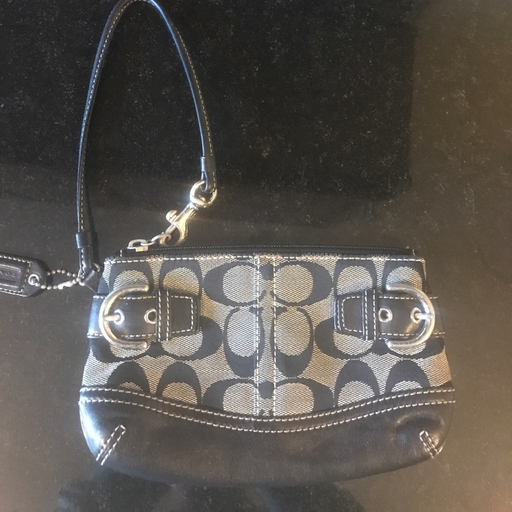 *Just Reduced* !!! Coach Wristlet