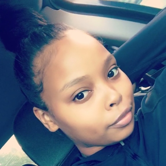 Meet your Posher, Cyani - Picture 1 of 1
