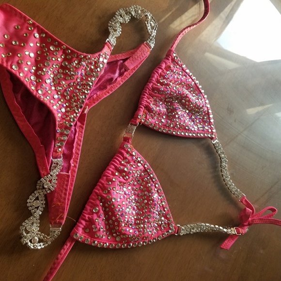 Competition Bikini - Picture 3 of 3