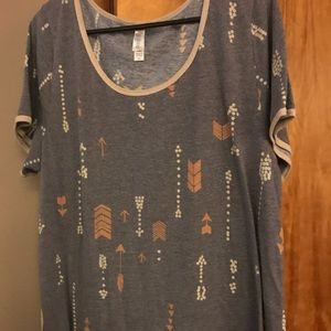 Nwot arrows! Classic T - lularoe 2xl