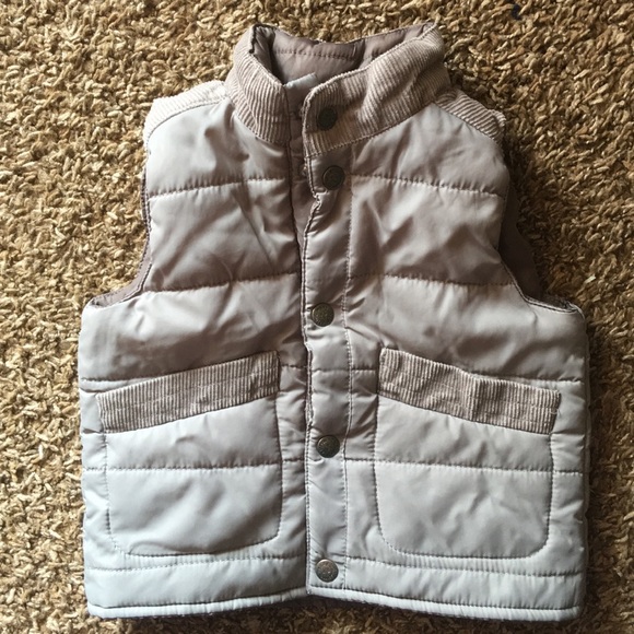 Gray vest - Picture 1 of 1