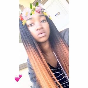 Meet your Posher, Carrie