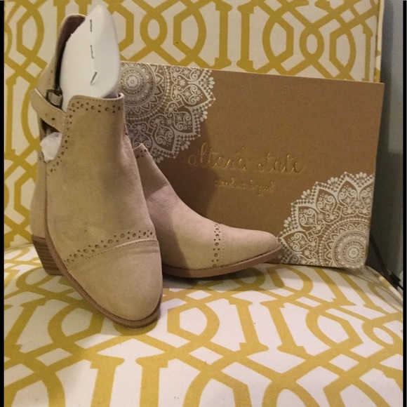 NEW LISTING NWT Altar'd State Sochi bootie❤️❤️❤️ - Picture 3 of 8