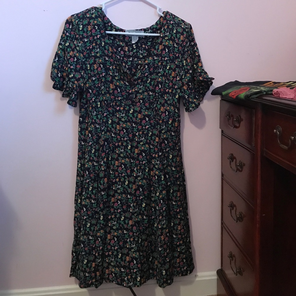 Vintage Black/Floral Flowy Dress