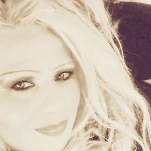 Meet your Posher, Desiree