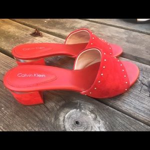 Slip on Calvin Klein Red Suede Kitten Heel Mules