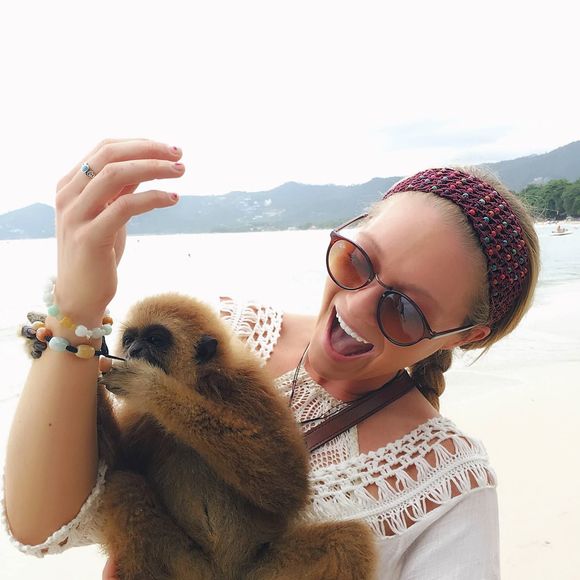 Meet your Posher, Brooke - Picture 1 of 1