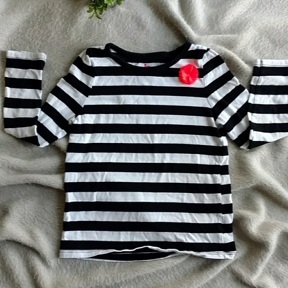 ❣️Girls size 5 Adorable Tee Bundle❣️ - Picture 4 of 5