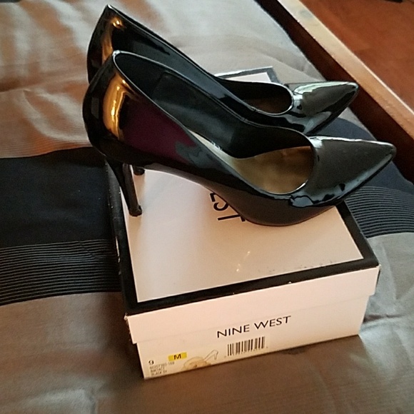 Shoes - Picture 2 of 3