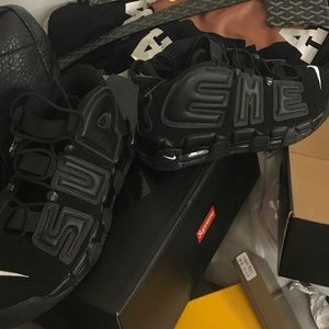 Supreme and Nike are collaborating Air Sup Tempo