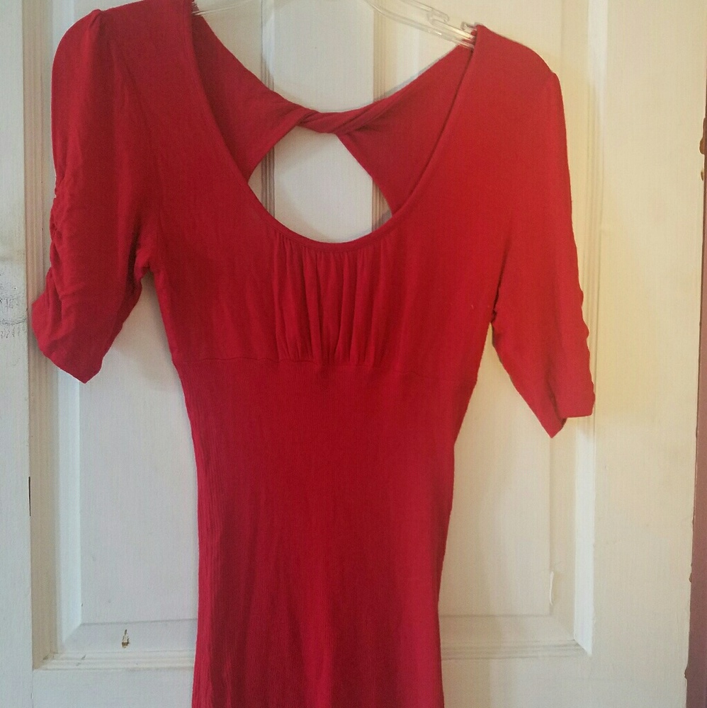 Red 3/4 Length Seeve Top Size M