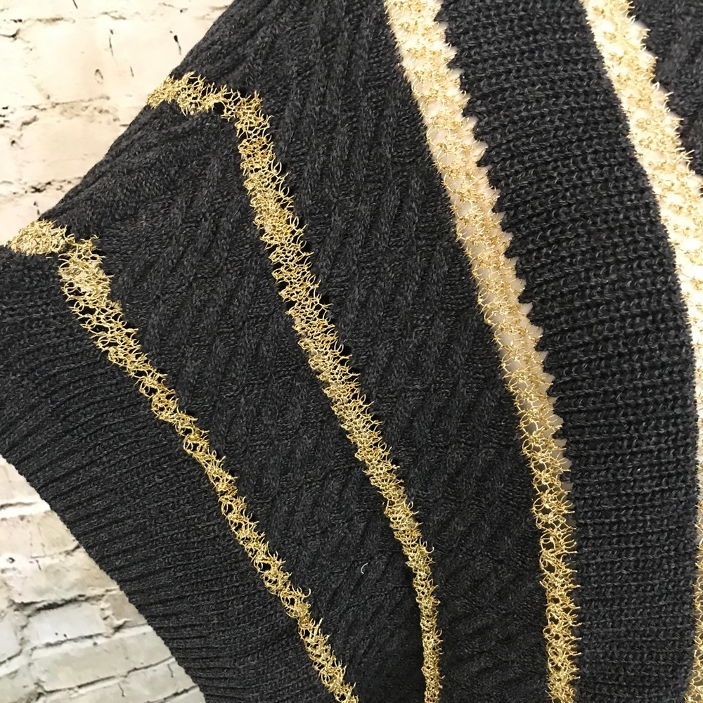 Dolman Short Sleeve Gray And Gold Sweater - Picture 6 of 7