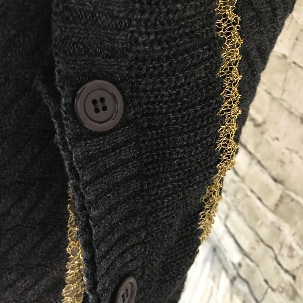 Dolman Short Sleeve Gray And Gold Sweater - Picture 7 of 7