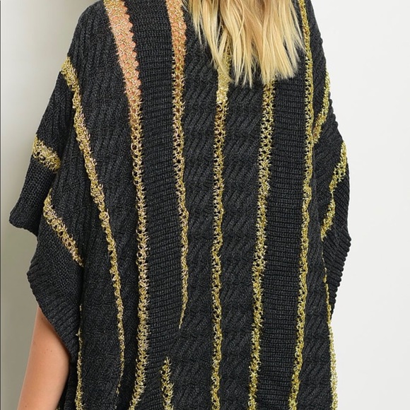 Dolman Short Sleeve Gray And Gold Sweater - Picture 5 of 7