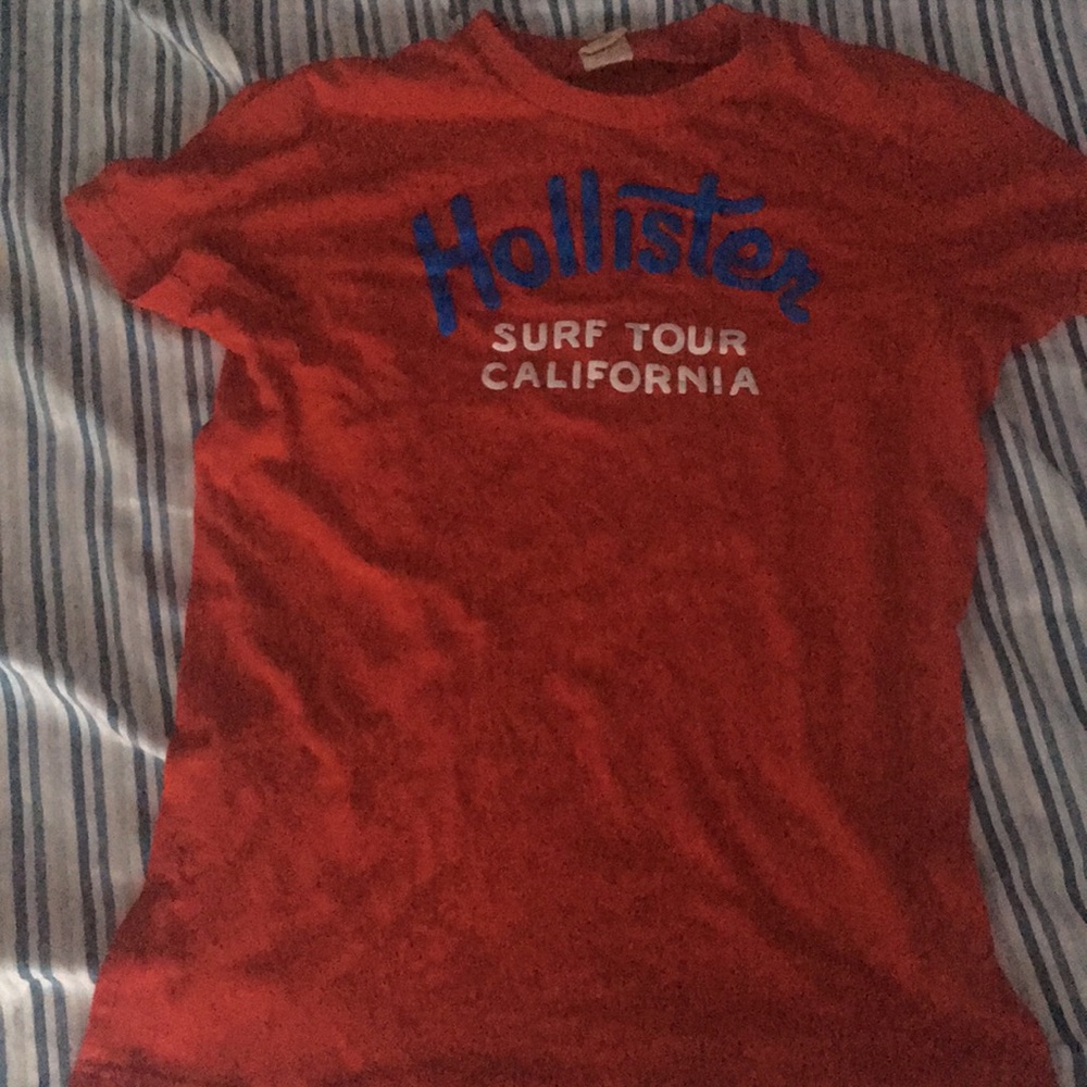 Hollister size s t shirt only worn once
