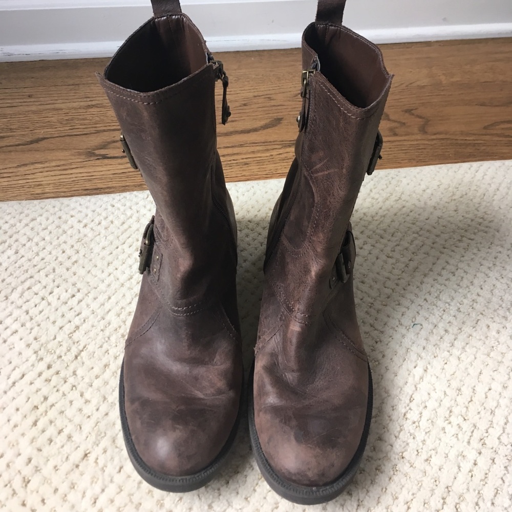 Enzo Angiolini size 8 brown boots