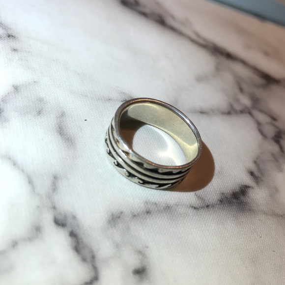 🌊 Ring - Picture 2 of 4