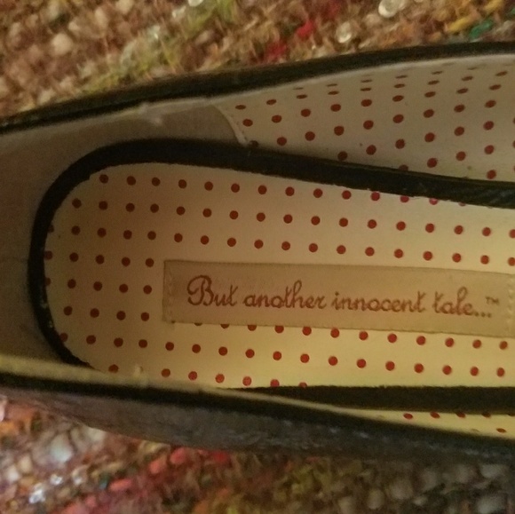 BAIT Patent Leather Retro Peep-Toe Heels - Picture 3 of 5