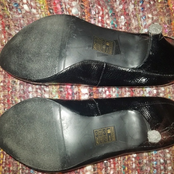 BAIT Patent Leather Retro Peep-Toe Heels - Picture 4 of 5