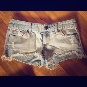 American Eagle Sun bleached distressed shorts