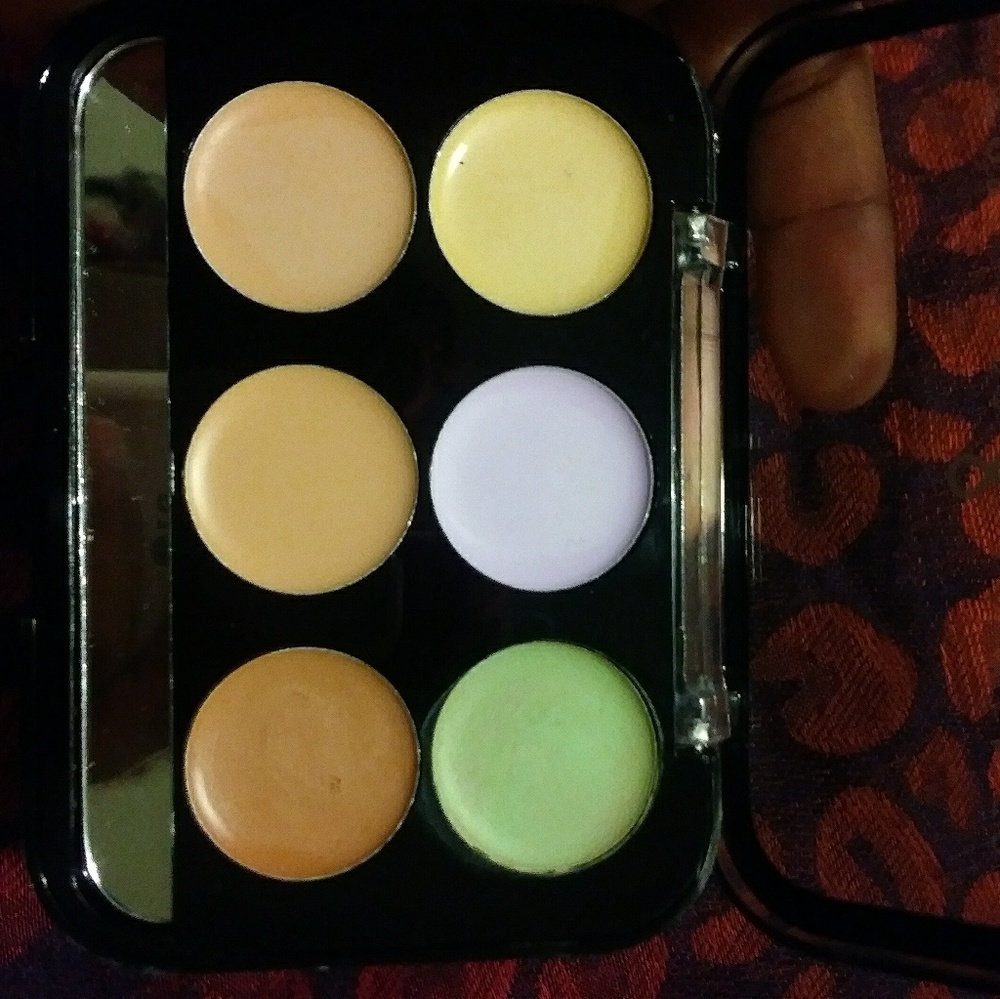 CORRECTOR AND CONCEALER