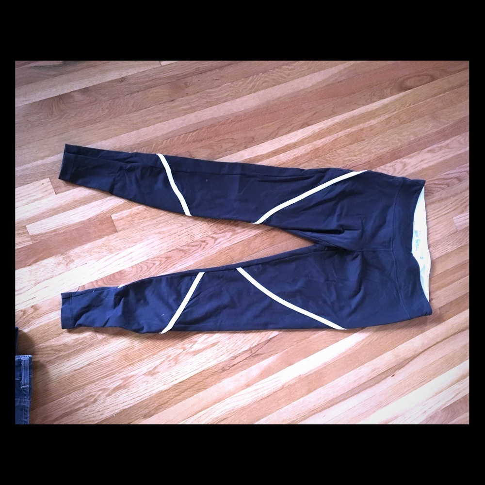 Victoria Secret Running or Yoga pant