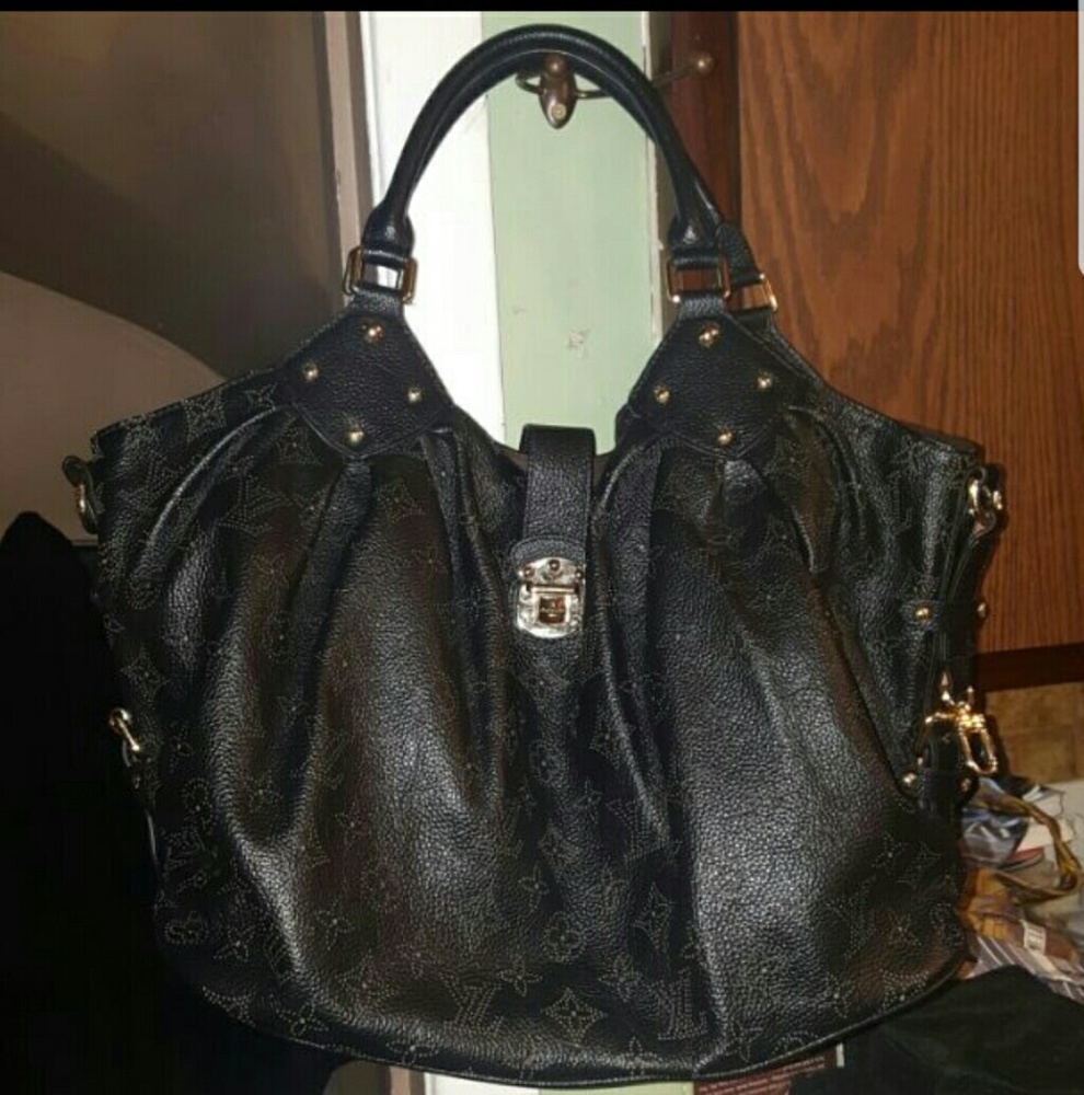 Louis Vuitton Mahina XXL