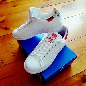 NWT! Adidas Stan Smith Shoes (fit more like an 8)