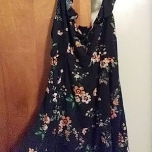 Floral dress can be worn off shoulders