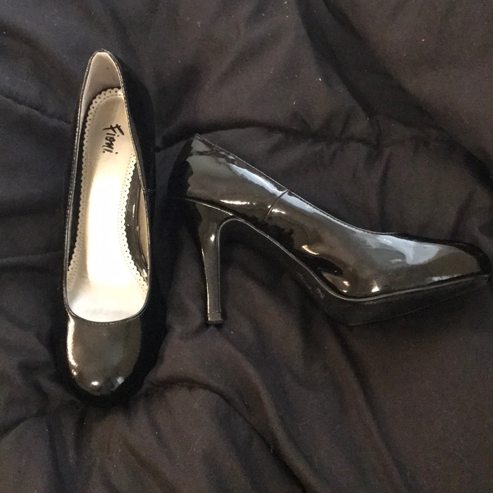 Black Patent Leather Heels (size 7 1/2)