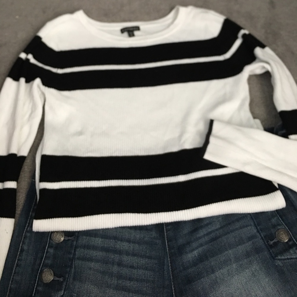 Express sweater 🖤