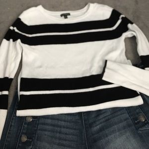 Express sweater 🖤