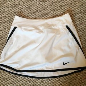 Nike tennis skirt never worn