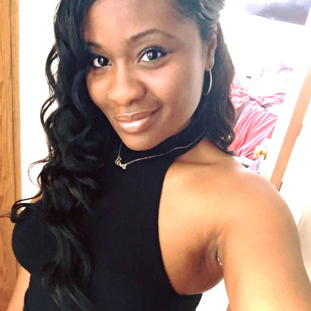 Meet your Posher, Raquel