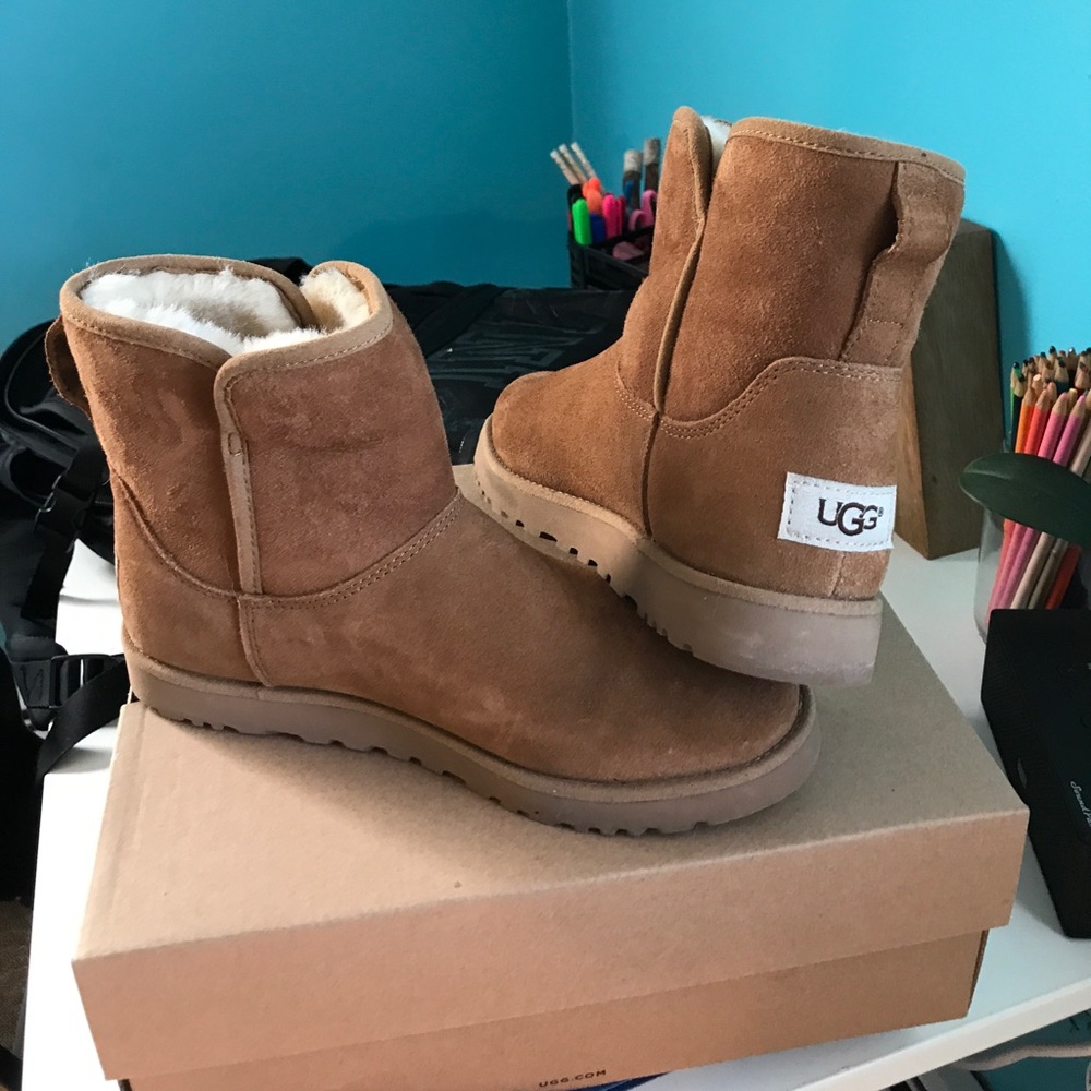 Chestnut Cory Ugg boots