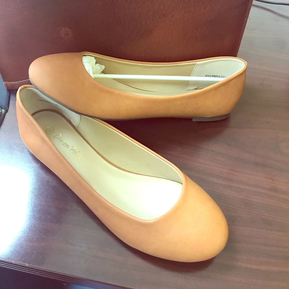 Brown flats Called Dream Pairs ! Brand New!