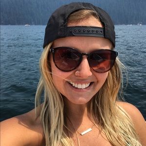 Meet your Posher, Nicole