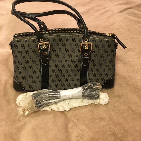 💯Authentic Dooney & Burke black Domed Satchel - Picture 5 of 5