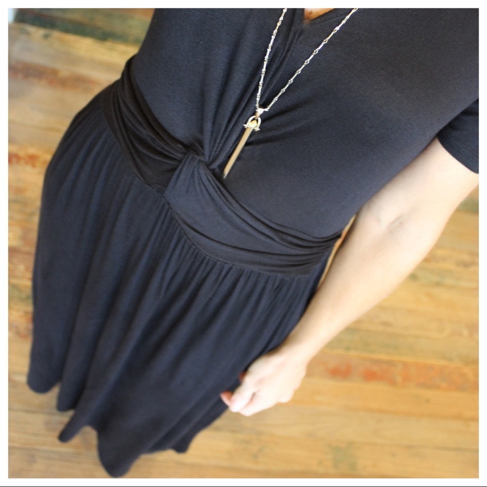 ✨LAST✨Black short sleeve twist front maxi dress - Picture 3 of 3